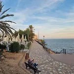 Appartement Espana - Punta Prima Orihuela Costa - Large For 6-people 85m2 And Terrace 40m2 Air Conditioning Wi-fi Living Kitchen 2 Bedrooms 2 Bathrooms 3 Swimming Pools Parking Security To The Sea 200m Only 40 Min To The Airport