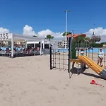 Appartement Espana - Punta Prima Orihuela Costa - Large For 6-people 85m2 And Terrace 40m2 Air Conditioning Wi-fi Living Kitchen 2 Bedrooms 2 Bathrooms 3 Swimming Pools Parking Security To The Sea 200m Only 40 Min To The Airport Torrevieja