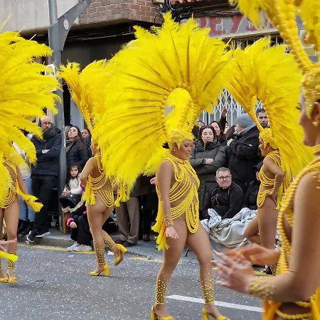 Espana - Punta Prima Orihuela Costa - Large For 6-people 85m2 And Terrace 40m2 Air Conditioning Wi-fi Living Kitchen 2 Bedrooms 2 Bathrooms 3 Swimming Pools Parking Security To The Sea 200m Only 40 Min To The Airport شقة