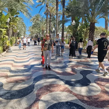 Espana - Punta Prima Orihuela Costa - Large For 6-people 85m2 And Terrace 40m2 Air Conditioning Wi-fi Living Kitchen 2 Bedrooms 2 Bathrooms 3 Swimming Pools Parking Security To The Sea 200m Only 40 Min To The Airport شقة